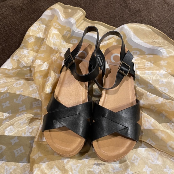 Clog Sandals - Picture 8 of 8